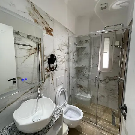 Nikollaj 게스트하우스 *