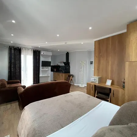 Nikollaj 게스트하우스 *